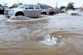 "Bí kíp" bảo vệ xe ôtô trong mùa mưa bão