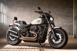 Harley-Davidson Softail 2018 giá từ 329 triệu có gì?