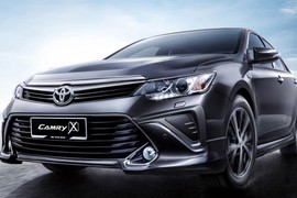 Toyota Camry 2017 "chốt giá" từ 795 triệu tại Malaysia