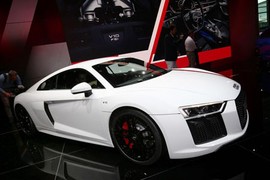 Siêu xe Audi R8 V10 bản đặc biệt giá 3,3 tỷ đồng