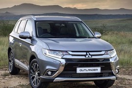 Chi tiết Mitsubishi Outlander 7 chỗ giá 983 triệu tại VN