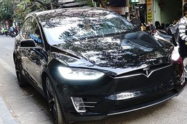 Siêu ôtô điện Tesla Model X P100D hơn 8 tỷ tại Hà Nội 