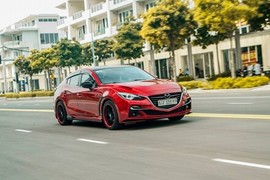 Xe sedan giá rẻ Mazda3 độ "khủng" tại Sài Gòn