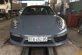 Porsche 911 màu độc gần 14 tỷ của đại gia Bình Dương 