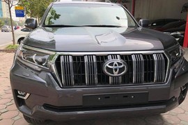 Cận cảnh Toyota Prado VX 2018 giá gần 3 tỷ tại VN