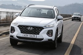 Hyundai SantaFe 2019 tại Việt Nam bị cắt bỏ những gì?