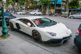 "Chạm mặt" Lamborghini Aventador hơn 30 tỷ tại Hà Nội