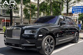 Xe Rolls-Royce Cullinan hơn 40 tỷ lăn bánh tại Sài Gòn