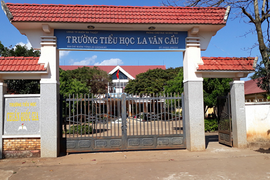 Hiệu trưởng tự ý san sẻ học bổng của học sinh nghèo, phụ huynh bức xúc