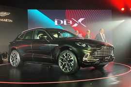 "Soi" siêu SUV Aston Martin DBX mới với màu sơn đặc biệt