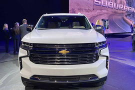 "Khủng long" Chevrolet Suburban 2021 có thêm phiên bản Z71