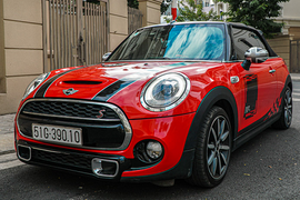 "Soi" MINI Cooper S mui trần hơn 1,7 tỷ ở Sài Gòn 