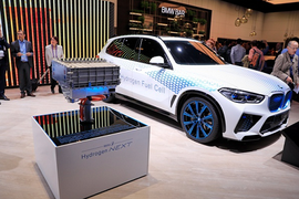 Xe sang BMW giá rẻ chạy nhiên liệu hydro bán ra vào 2025