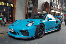 Siêu xe Porsche 911 GT3 RS 2019 hơn 20 tỷ trên phố Sài Gòn