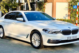 BMW 530i chính hãng "hàng lướt" hơn 2,7 tỷ ở Sài Gòn