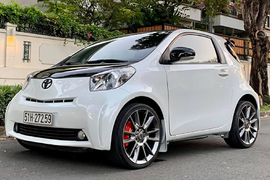 Xe đi chợ Toyota iQ dùng 10 năm bán gần 700 triệu ở Sài Gòn