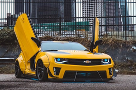 Xem fan cuồng Bumblebee độ Chevrolet Camaro siêu hầm hố