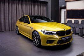 "Soi" BMW M5 Competition phiên bản Trung Đông màu độc