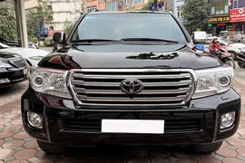 Toyota Land Cruiser chạy 12 năm "thét giá" gần 2 tỷ ở Hà Nội