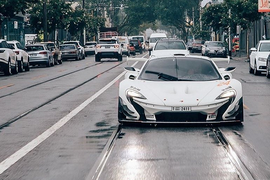 Siêu xe “2 trong 1” McLaren P1 GTR lần đầu lướt phố