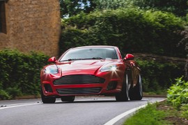 Aston Martin Vanquish 25 mới "lộng lẫy" hơn nhờ Callum Designs 