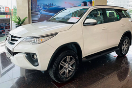 Toyota Fortuner 2020 tại Việt Nam giảm cả trăm triệu “xả hàng” 