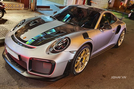 Porsche 911 GT2 RS “đắp” đầy sợi carbon, gần 23 tỷ ở Sài Gòn