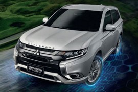 Mitsubishi Outlander PHEV từ 1,25 tỷ đồng, "ăn" xăng ít hơn xe máy