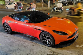 Diện kiến Aston Martin DB11 chính hãng gần 16 tỷ tại Việt Nam