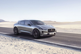 Jaguar I-Pace Black Edition 2021 chạy được 460 km/lần xạc điện