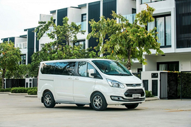 Hậu "khai tử", Ford Tourneo giảm tới 100 triệu đồng tại đại lý