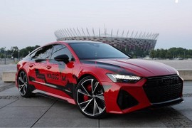 Chiếc Audi RS7 độ này đã sẵn sàng cho Bugatti Chiron  "ngửi khói"