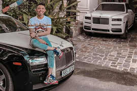 Minh nhựa chọn Rolls-Royce Ghost 2021 hay Phantom VIII?