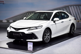 Toyota Camry 2022 chính thức chốt lịch ra mắt Việt Nam