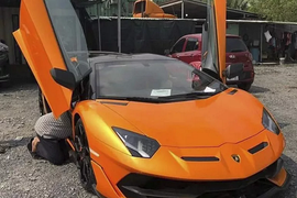 "Đập thùng" Lamborghini Aventador SVJ hơn 50 tỷ đồng về Việt Nam