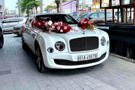 Bentley Mulsanne hơn 32 tỷ, "biển khủng" rước dâu ở Bình Dương