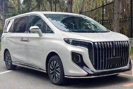 Hồng Kỳ Q8 lộ diện, phả hơi nóng lên “chuyên cơ mặt đất” Toyota Alphard