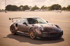 Chiếc Porsche 911 GT2 RS "tím mộng mơ” được trả hơn 8 tỷ đồng