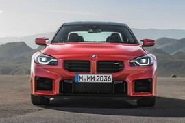 Chi tiết BMW M2 2023 từ 62.000 USD, diện mạo gây tranh cãi