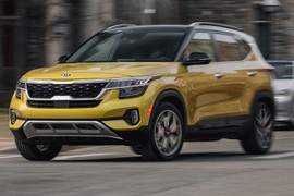 Kia Seltos 2023 bản quốc tế từ 508 triệu đồng, trang bị "ngập mặt"