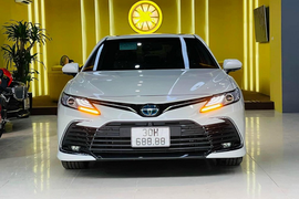 Toyota Camry 2022 biển “lộc phát” Hà thành giảm hơn 500 triệu tìm khách