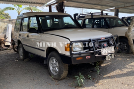 Land Rover Discovery hơn 30 năm tuổi độ trăm triệu đồng của “Qua” Vũ 