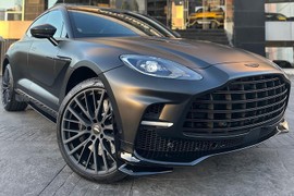 Aston Martin DBX 707 hơn 21 tỷ đồng "màu độc" xuất hiện tại Hà Nội