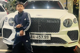 Đại gia Hà Tĩnh tậu Bentley Bentayga V8 hơn 20 tỷ, biển số... "đỉnh"