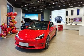 Tesla “quay xe”, tăng giá xe Model Y và Model 3 chạy điện