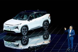 Galaxy L7 - SUV “ăn xăng như ngửi” chỉ 1,3 lít/100km đắt hàng