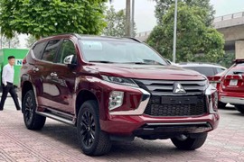 Cận cảnh Mitsubishi Pajero Sport 2 tông màu tại Việt Nam, từ 1,13 tỷ đồng