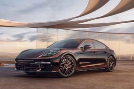 Porsche Panamera 2024 bản đặc biệt, lớp sơn dát từ vàng thật 100%