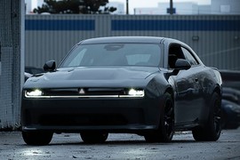 Dodge Charger thuần điện hoàn toàn mới lộ diện, chờ ngày ra mắt