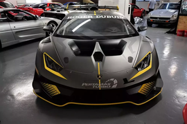 Lamborghini Huracan Super Trofeo Evo 10th Edition "suýt" về Việt Nam